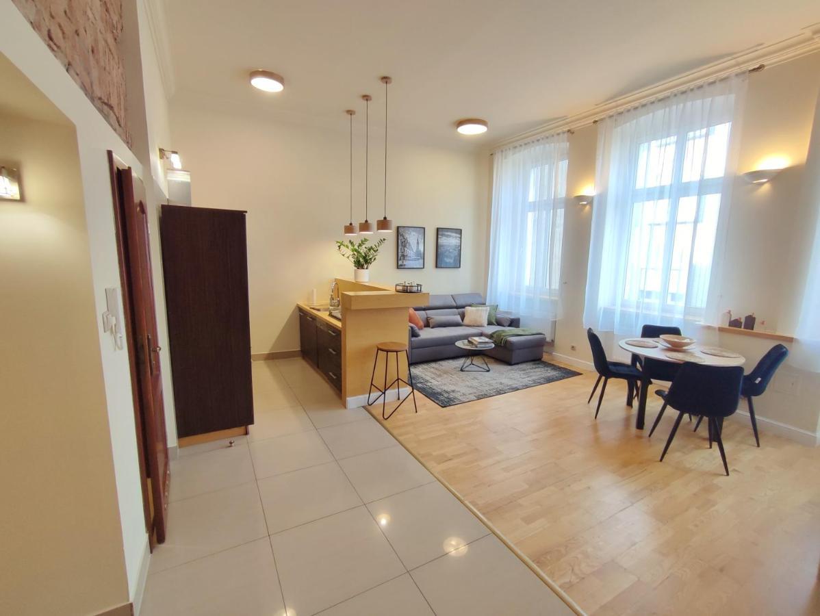 Bresly Apartament Old Town Вроцлав Екстериор снимка